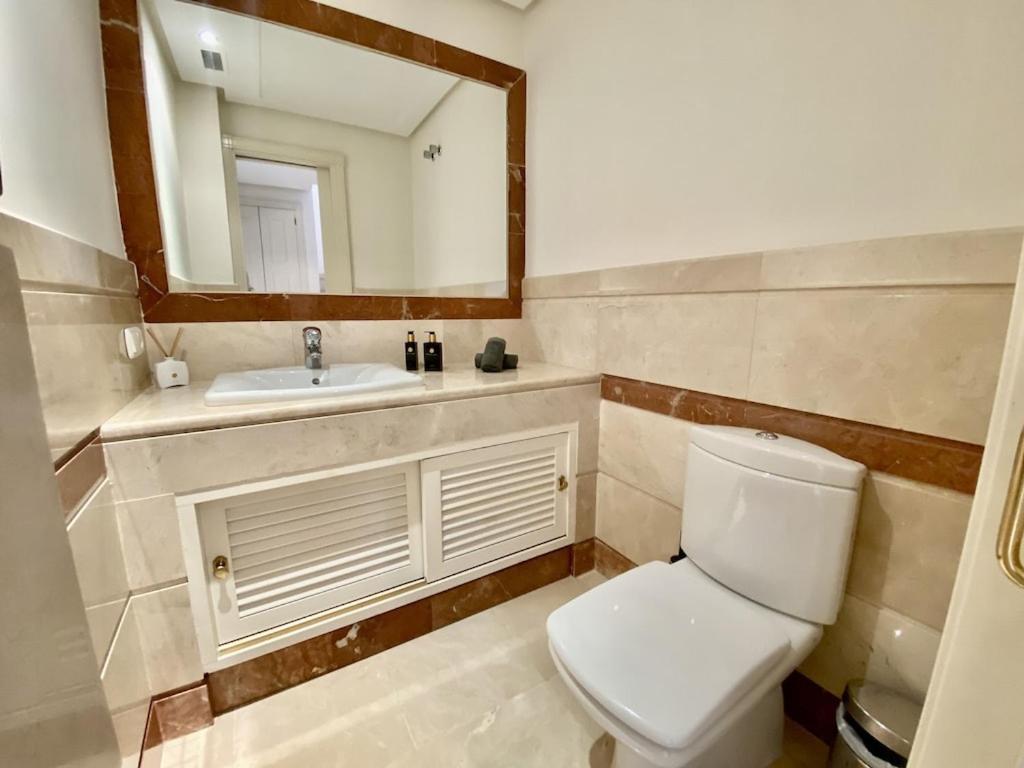 Beautiful 5 * Penthouse Very Near The Appartamento Marbella